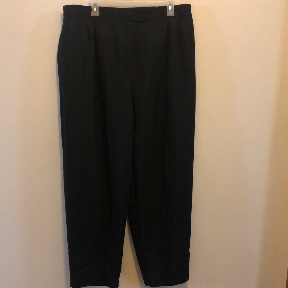 Like new black Villager Signature dress slacks.
